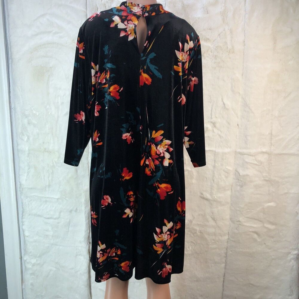 Velvet Shift Women Dress Size 1X Black Floral Stretchy Choker Neck - Picture 4 of 11